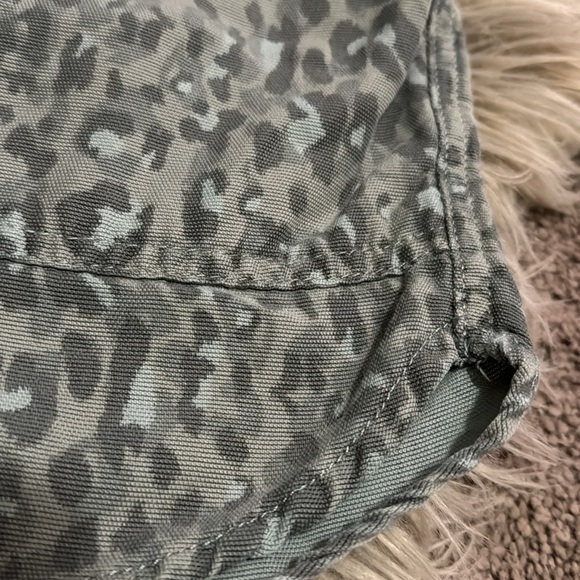 Maurice’s Shorts-Sz L-Green Camo-Cotton/Lyocell Blend-Drawstring Waist-EUC - Picture 5 of 15